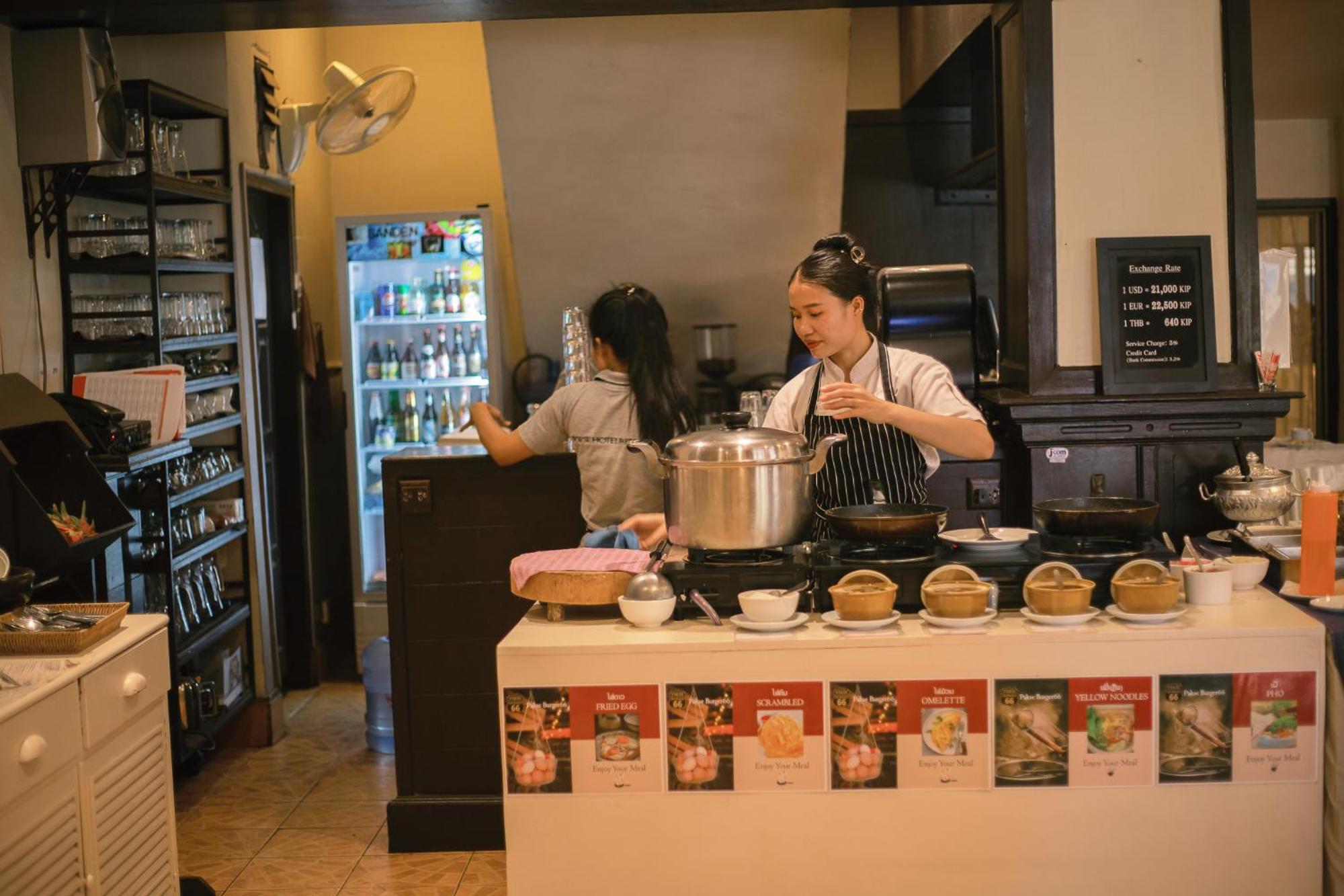 Pakse Hotel&Restaurant Buitenkant foto